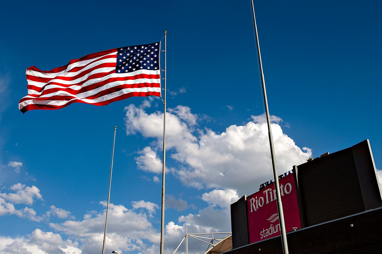 Aficionados mexicanos se dieron cita en el Estadio Rio Tinto de Salt Lake, Utah. Mira el poyo para el Tri
