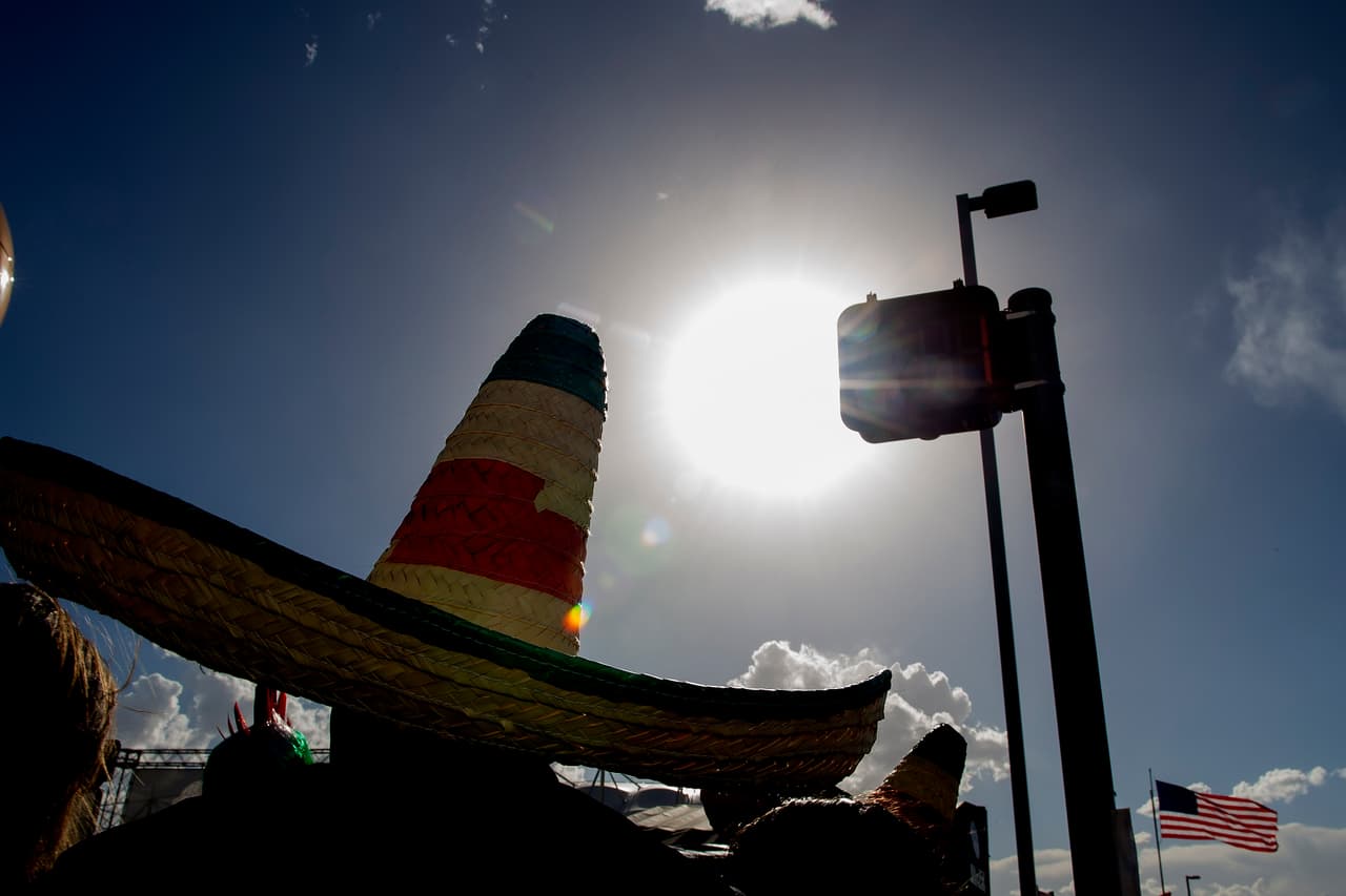 Aficionados mexicanos se dieron cita en el Estadio Rio Tinto de Salt Lake, Utah. Mira el poyo para el Tri
