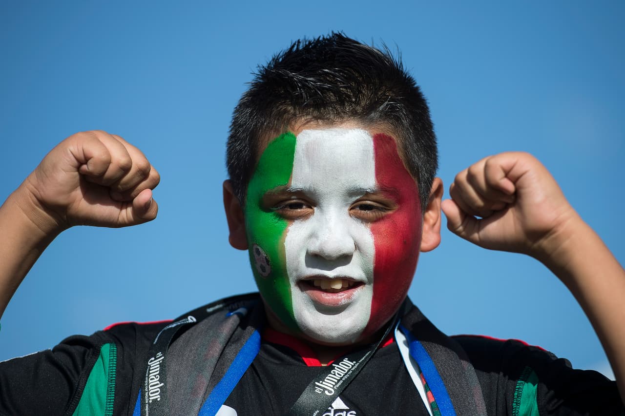 Aficionados mexicanos se dieron cita en el Estadio Rio Tinto de Salt Lake, Utah. Mira el poyo para el Tri