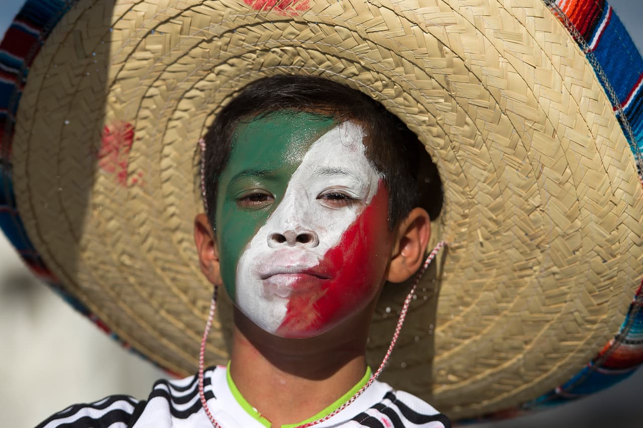 Aficionados mexicanos se dieron cita en el Estadio Rio Tinto de Salt Lake, Utah. Mira el poyo para el Tri