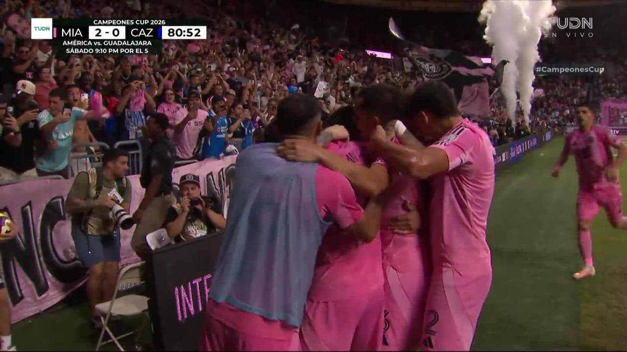 ¡Cayó el segundooooo! Casemiro pone el 2-0 con asistencia de Messi
