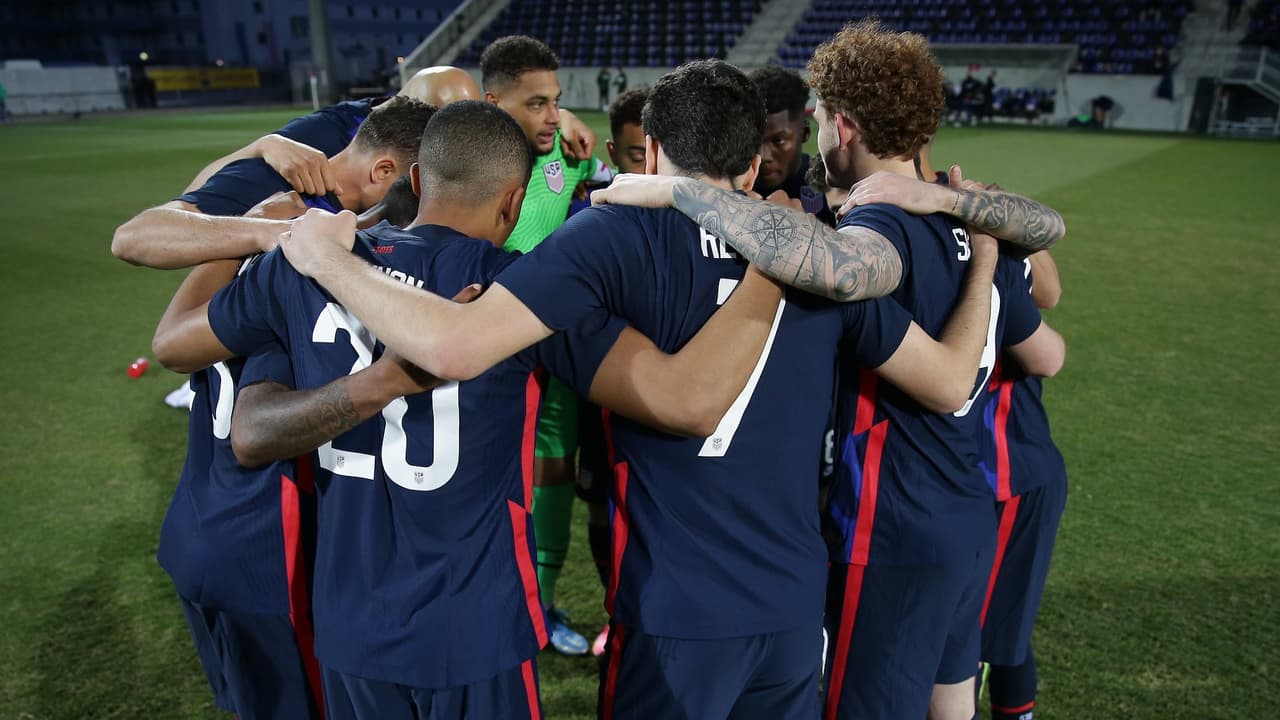 Estados Unidos se impone ante Jamaica 4-1 durante un partido amistoso. Sergiño Dest estrena cuenta goleadora con el selectivo estadounidense, pues abrió el marcador al minuto 34, seguido de Brenden Aaronson y Sebastian Lleglet cerró con broche de oro, pues anota doblete rumbo al final del encuentro.