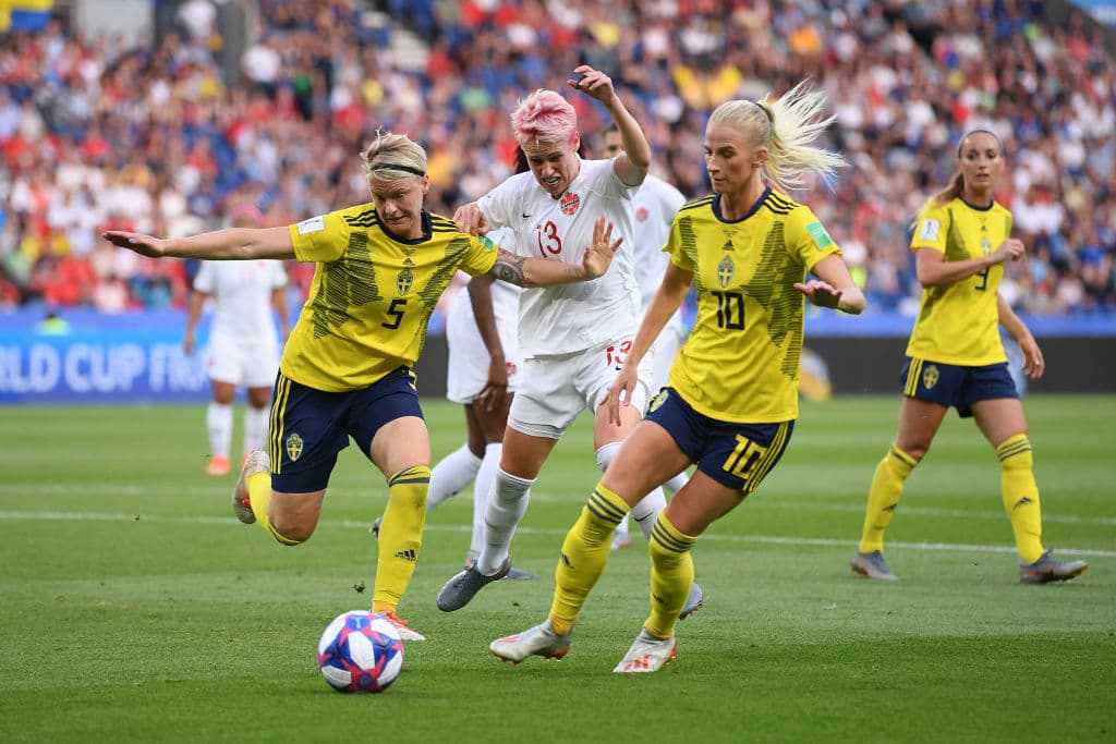 A partid de ese momento todo fue cuesta arriba para las de la hojan de maple, buscando de manera desesperada el empate y tuvieron su gran oportunidad.