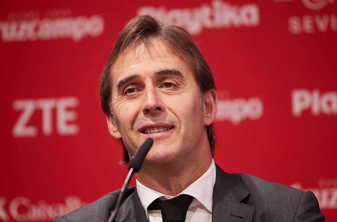 Julen Lopetegui en su presentación como entrenador del Sevilla FC ante los medios de comunicación.