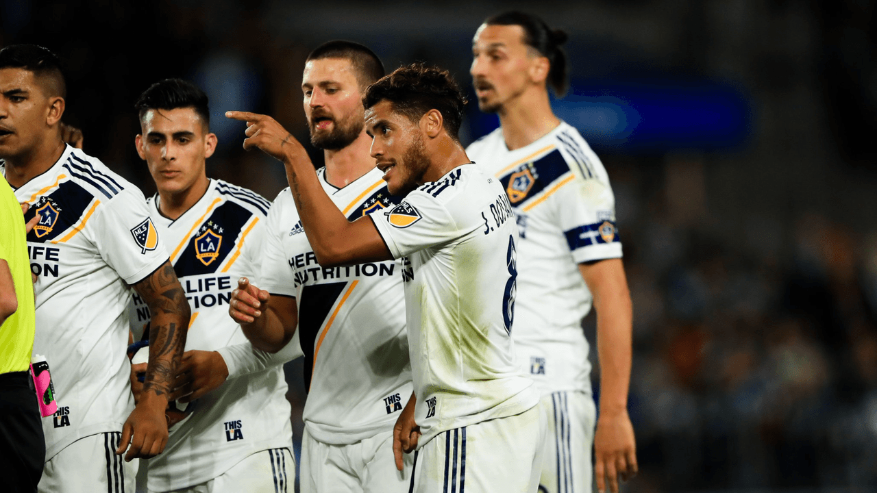 No hay que olvidar el talento de ambos equipos: los estadounidenses Walker Zimmerman y Sebastian Lletget, los mexicanos Jonathan dos Santos, Uriel Antuna, Efraín Álvarez, el uruguayo Diego Rossi y el colombiano Eduard Atuesta.