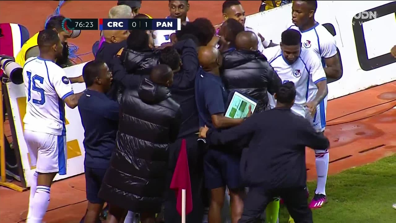 ¡GOL!  anota para Panamá. José Fajardo