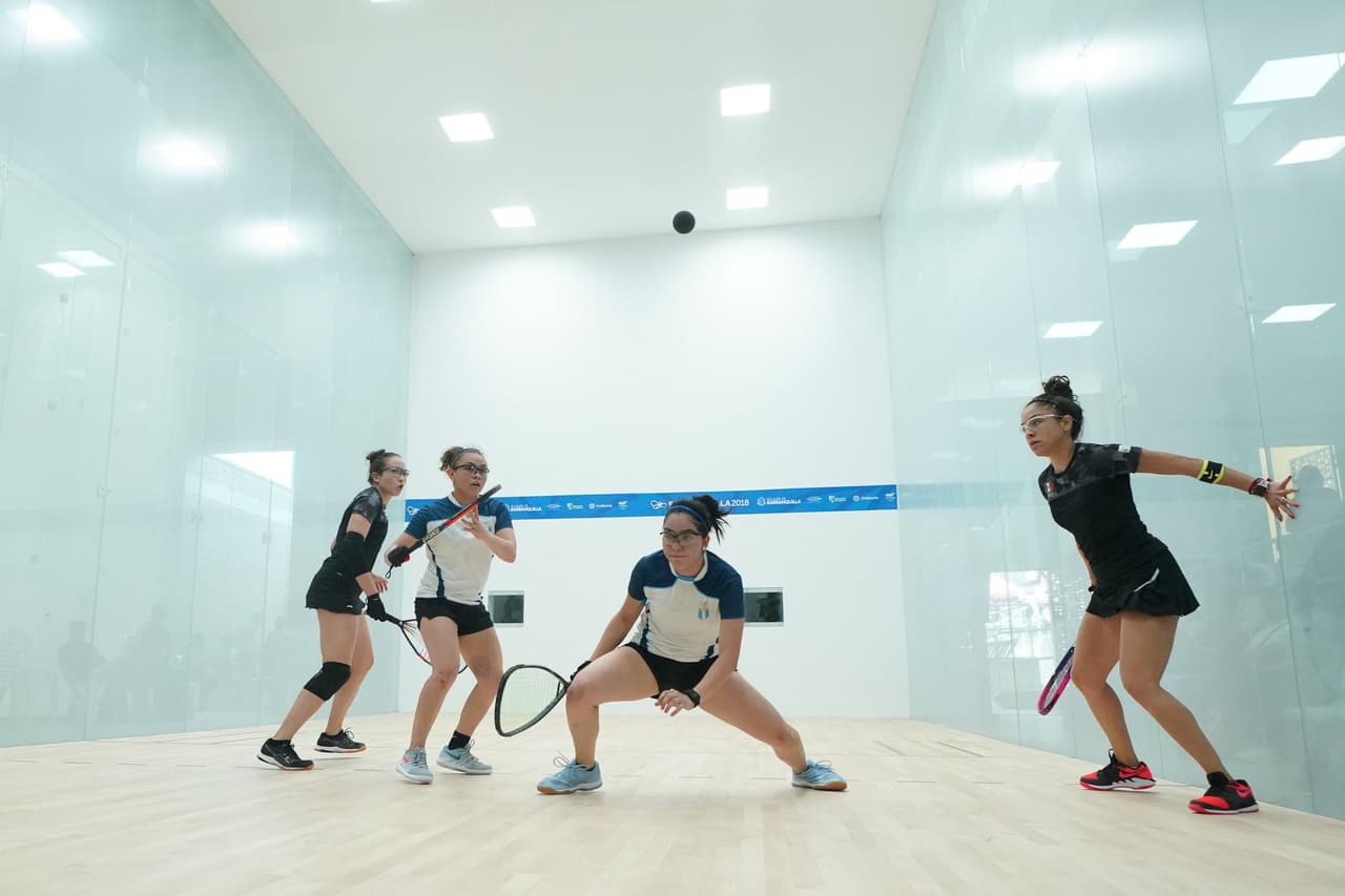 La pareja guatemalteca hizo sufrir a la mexicana ya que se llevó el primer set 15-0 y todo parecía indicar que sería una derrota para las aztecas.