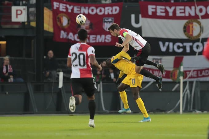 Los jugadores sí traían al sponsor correcto y no tuvieron que tapar la marca patrocinadora como sí lo hizo Agustín Marchesín.