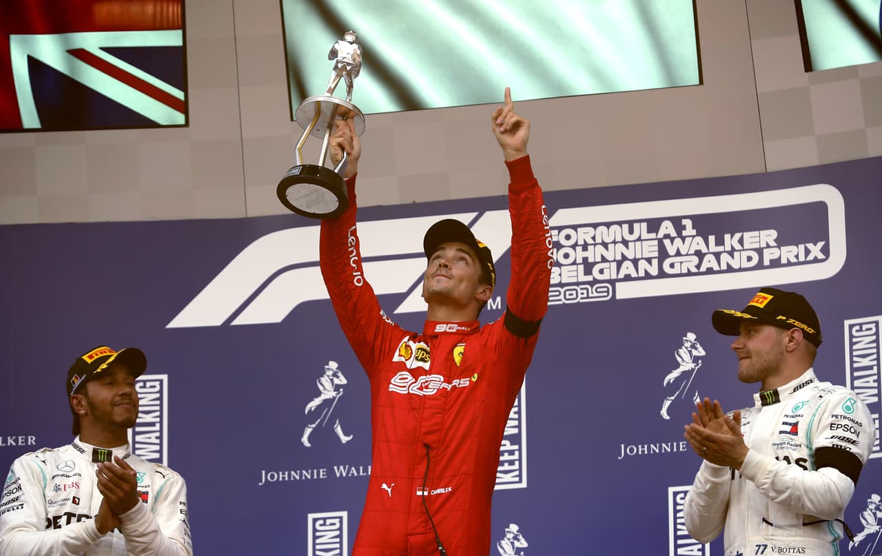 Charles Leclerc subió a lo más alto del podio.