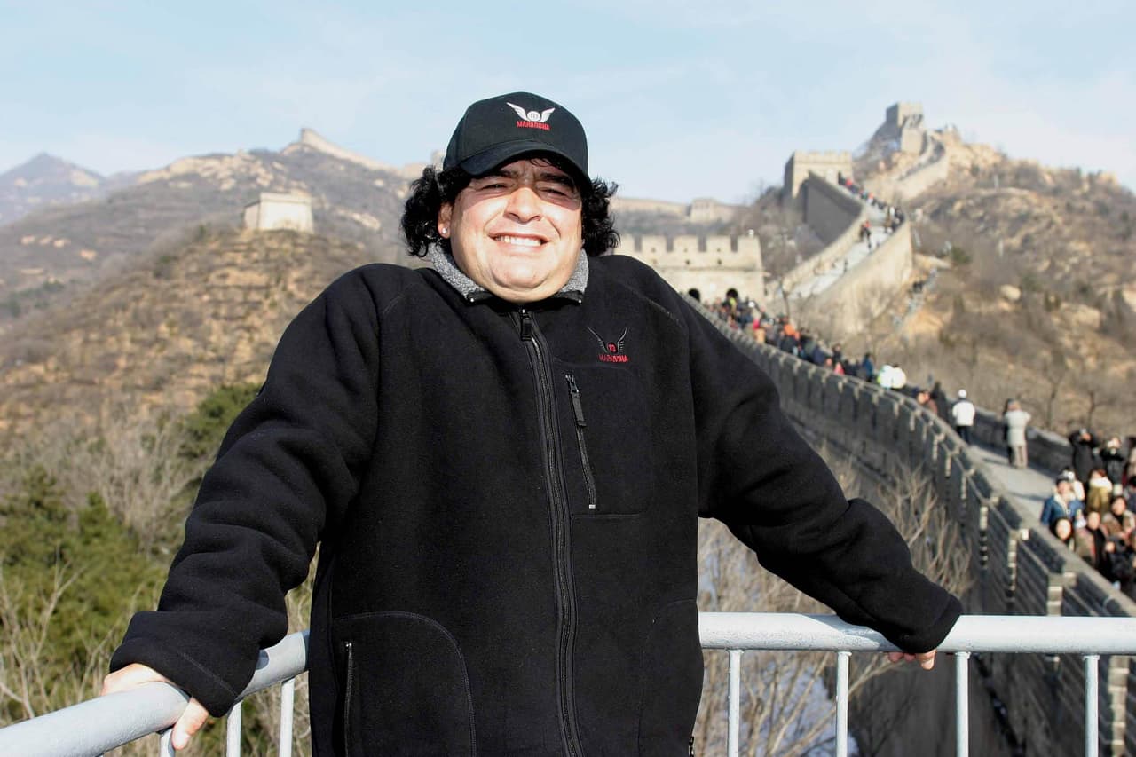 Un poco más recuperado, Maradona comenzó a viajar por el mundo y a ser embajador de Boca Juniors.