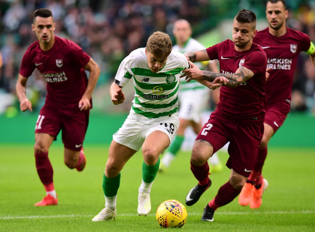 El Celtic de Escocia avanzó a la segunda ronda clasificatoria para la Champions League al eliminar al FC Sarajevo de Bosnia. Su siguiente rival en dicha etapa será el Nomme Kalju de Estonia. Aquí las mejores imágenes del cotejo de este miércoles, efectuado en Celtic Park, en Glasgow.