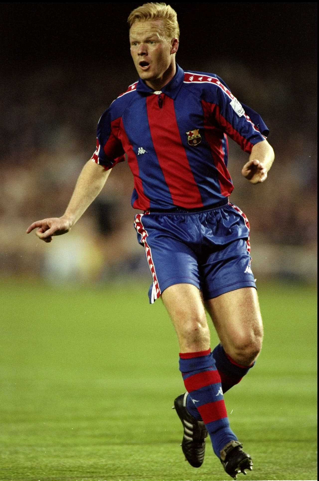 <b>Temporada 1993/1994 - </b>Ronald Koeman (F.C. Barcelona) con 8 goles.