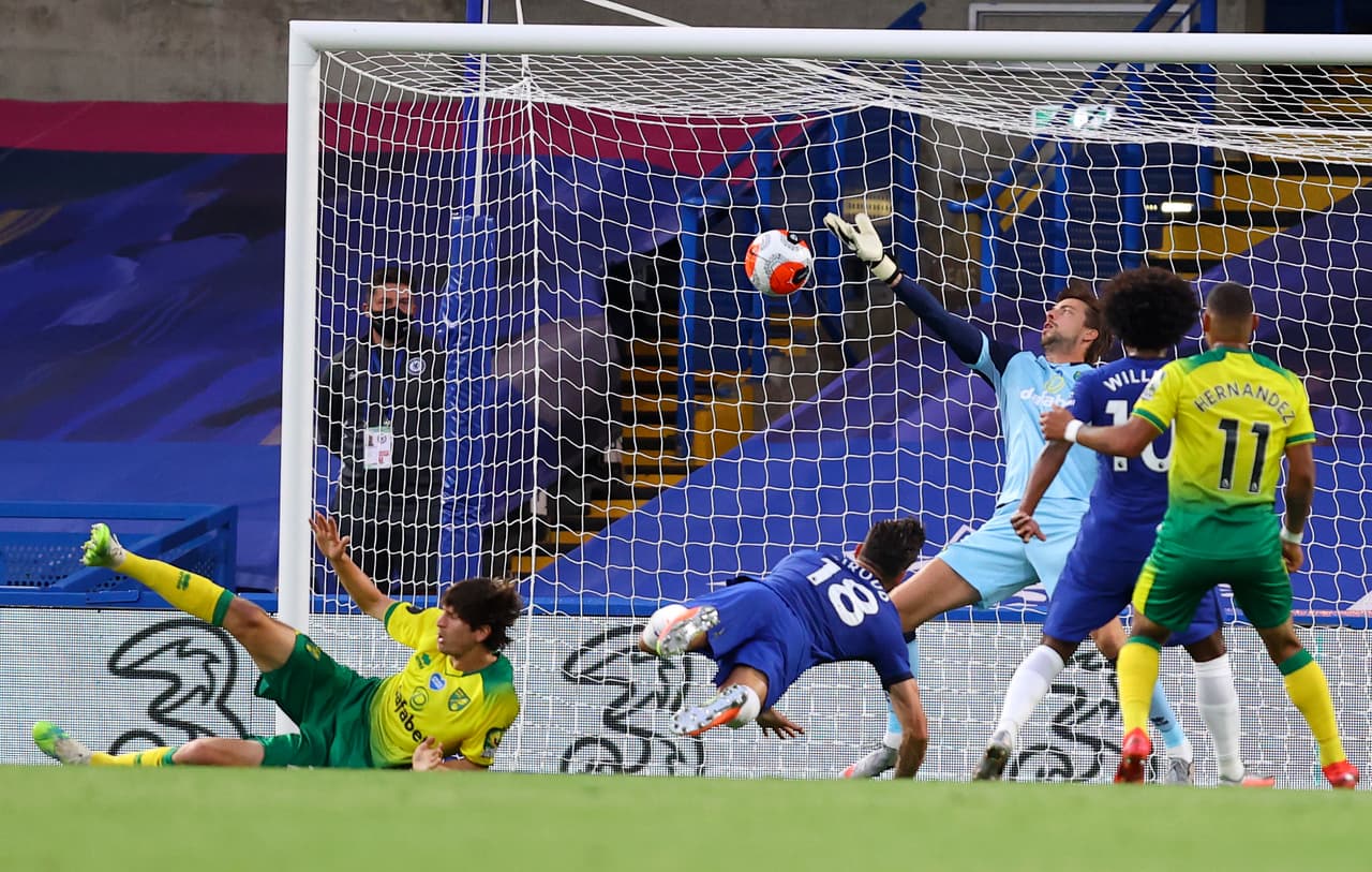 Al 48’ Christian Pulisic mandó un centro directo al corazón del área chica para que Giroud la mandara al fondo con un testarazo de media altura.