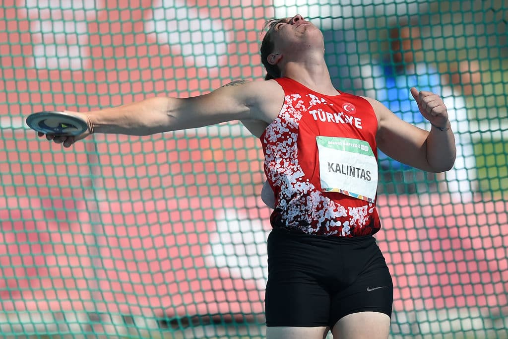Gran esfuerzo por parte del turco Alsan Kalintas en el lanzamiento de disco.