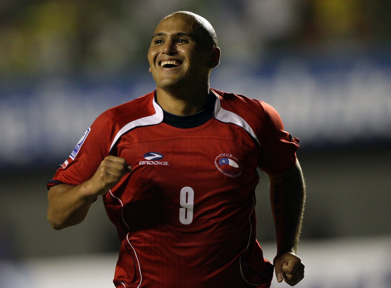 Ya en la segunda mitad, Suazo volvería a hacerse presente en el marcador al minuto 54.