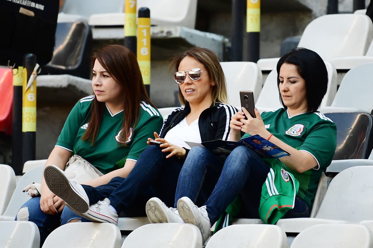 Los fanáticos viven la antesala del duelo entre Cruz Azul y Santos Laguna por la jornada 7 del
<a href="https://www.univision.com/deportes/futbol/liga-mx/*">Clausura 2019 de la Liga MX</a>.