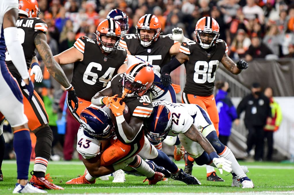 Cleveand tomó la ventaja desde el primer cuarto y se aseguró que eso se mantuviera hasta el final para asegurara el triunfo 14-17 sobre los Denver Broncos.