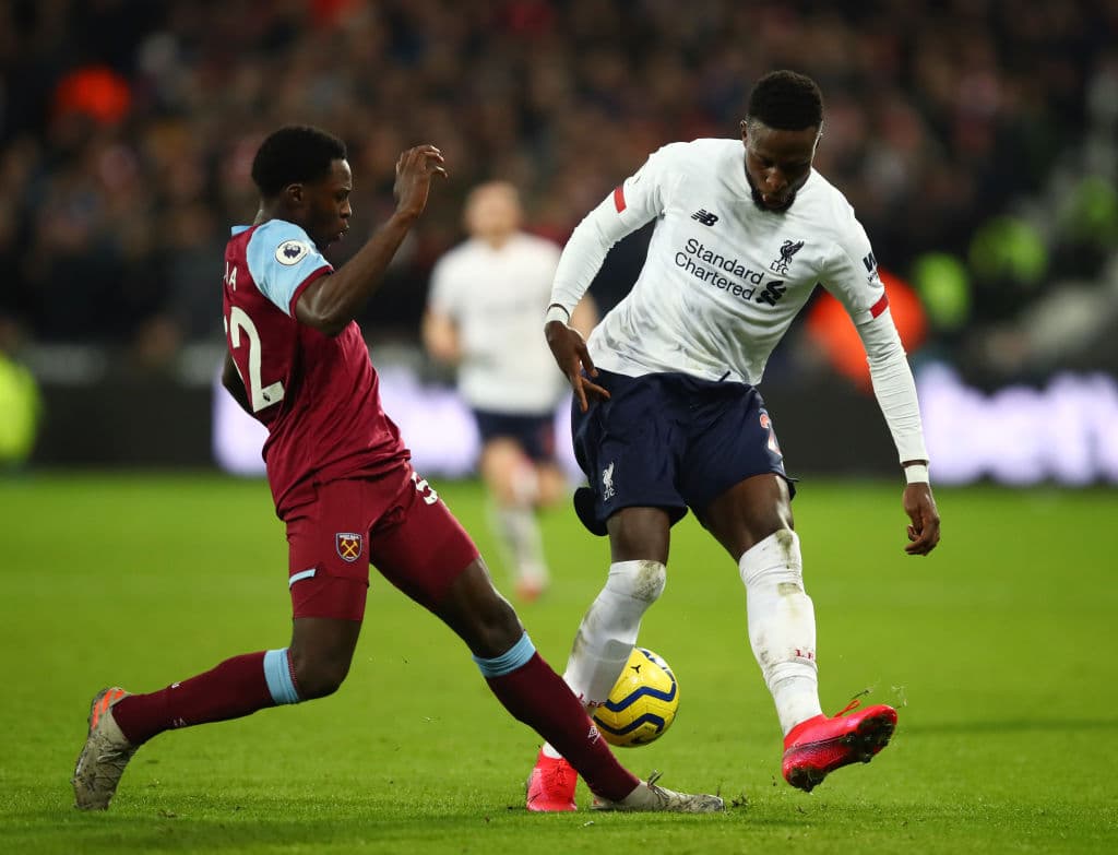 Con goles de Mohamed Salah y Oxlade-Chamberlain, Liverpool gana y llega a 70 puntos en la Premier League.