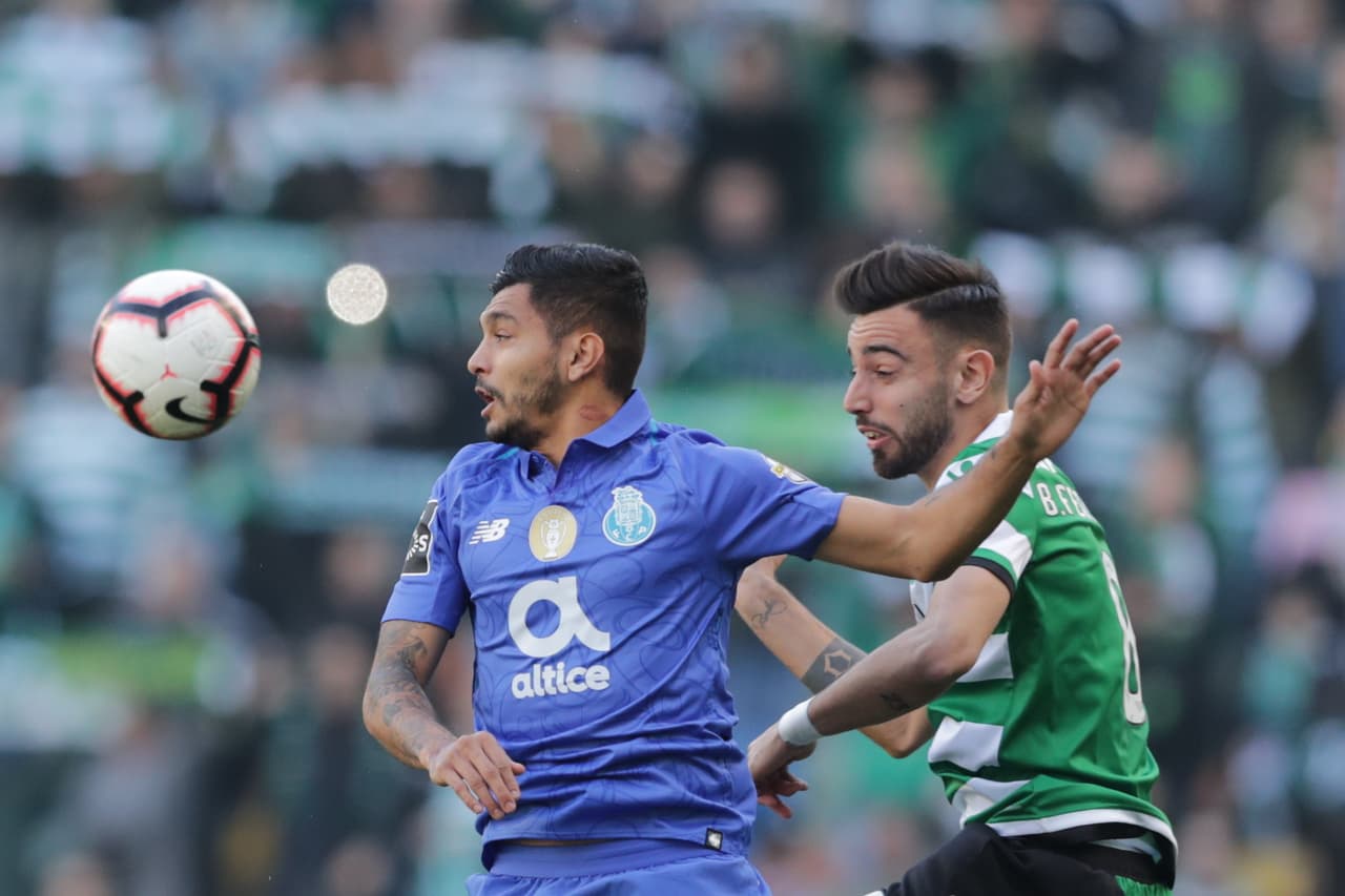 La defensa de los verdiblancos estuvo encima de Tecatito, quien pese a su velocidad y talento para desbordar, no tuvo demasiadas libertades.