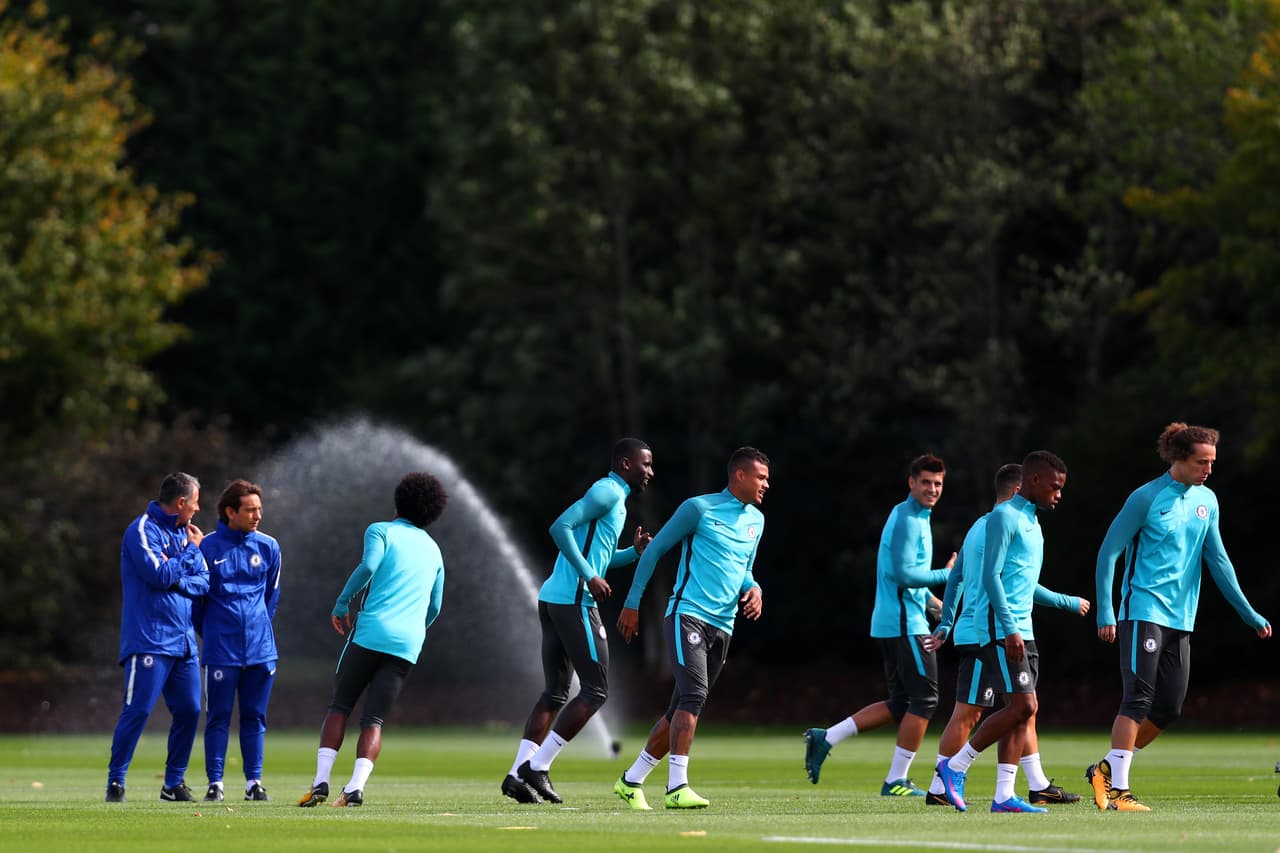 Chelsea trabaja muy concentrado para evitarse sorpresas contra el equipo que en el papel es el más débil en uno de los grupos más duros de esta fase.