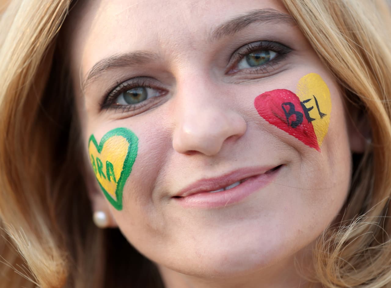 Kazan (Russian Federation), 06/07/2018.- Supporter arrives for the FIFA World Cup 2018 quarter final soccer match between Brazil and Belgium in Kazan, Russia, 06 July 2018. (RESTRICTIONS APPLY: Editorial Use Only, not used in association with any commercial entity - Images must not be used in any form of alert service or push service of any kind including via mobile alert services, downloads to mobile devices or MMS messaging - Images must appear as still images and must not emulate match action video footage - No alteration is made to, and no text or image is superimposed over, any published image which: (a) intentionally obscures or removes a sponsor identification image; or (b) adds or overlays the commercial identification of any third party which is not officially associated with the FIFA World Cup) (Mundial de Fútbol, Bélgica, Brasil, Rusia) EFE/EPA/TATYANA ZENKOVICH EDITORIAL USE ONLY