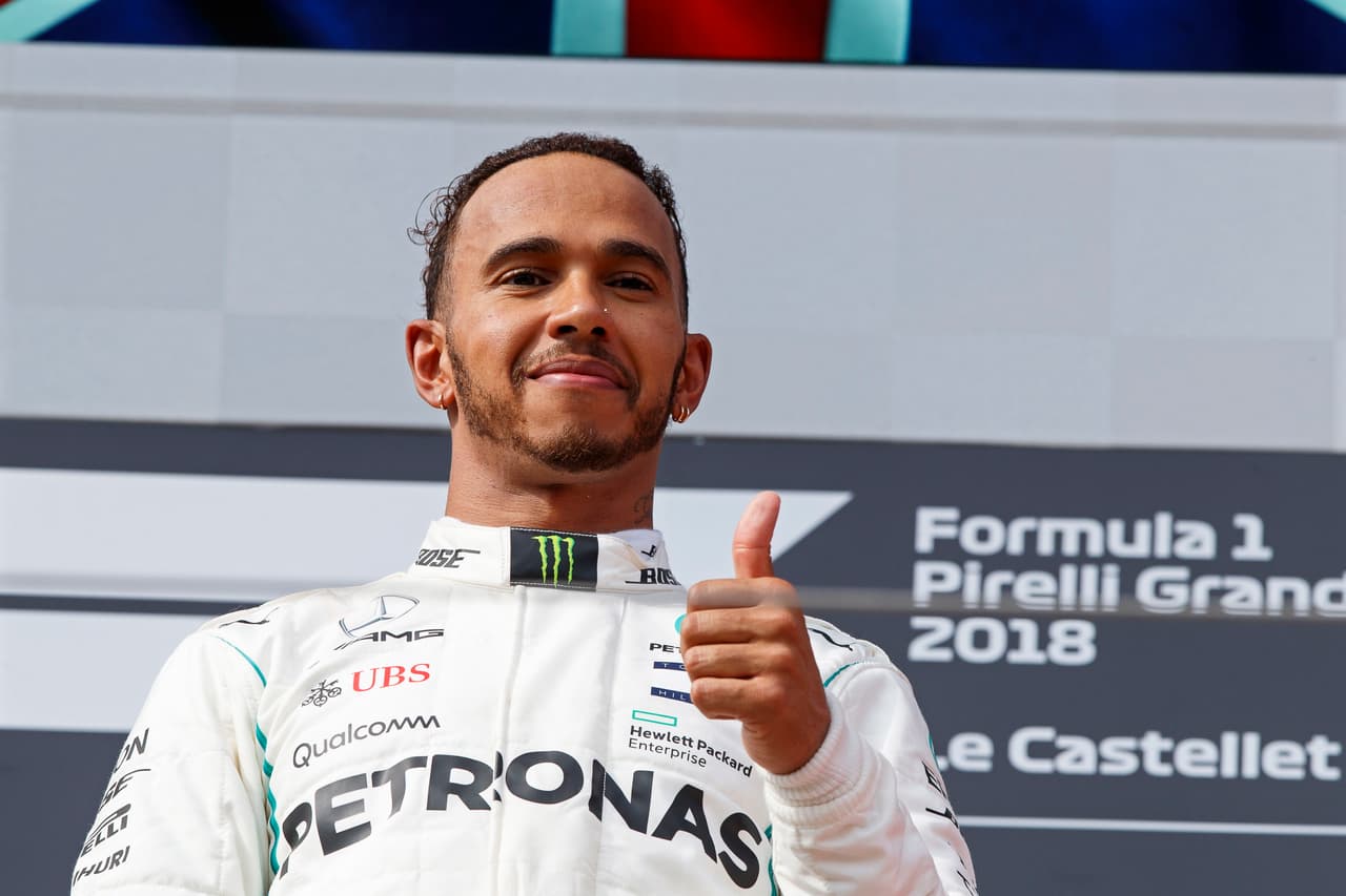 El piloto británico de Mercedes, Hamilton, inició la carrera desde la 'pole', conservando su posición de privilegio hasta la meta para ser el ganador.