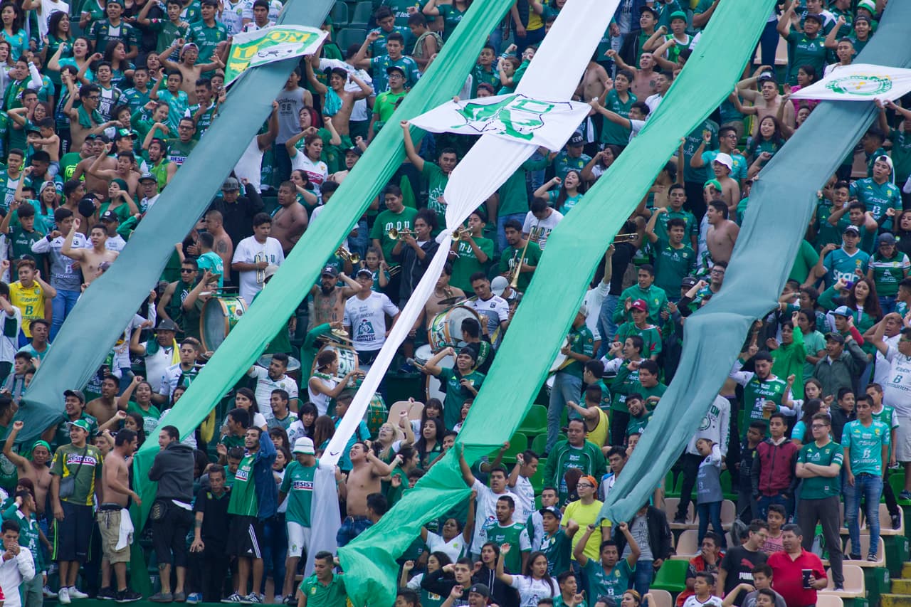 Nou Camp: 17,630 espectadores.