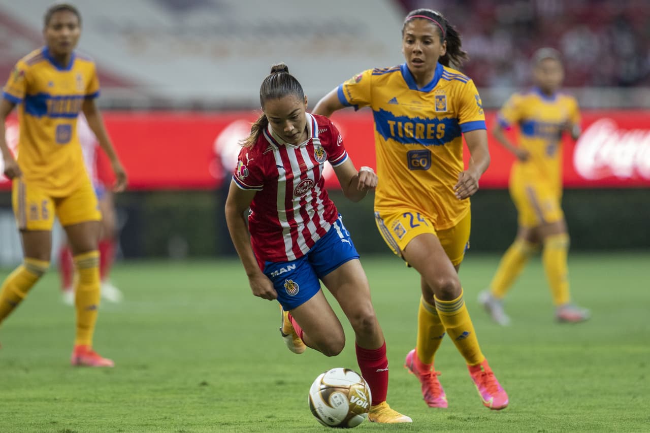 Tigres logró un frenético triunfo ante Chivas para llevarse un gol de ventaja en la Final de Ida de la Liga MX Femenil.