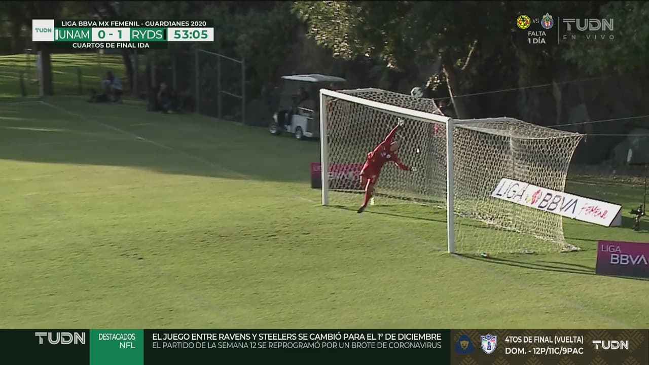 ¡Vuela para la foto! Alejandría hace la atajada de la jornada ante Pumas