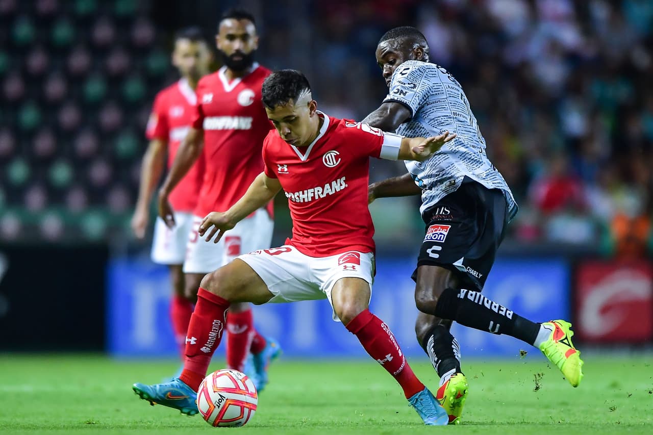 Con un gol de Daniel Álvarez de último minuto, Toluca derrotó a León a domicilio en la Jornada 5 para tomar el subliderato del Apertura 2022. El marcador no reflejó el tremendo dominio de los Diablos Rojos en la segunda parte, que se cansaron de fallar y perdonar ante Cota.