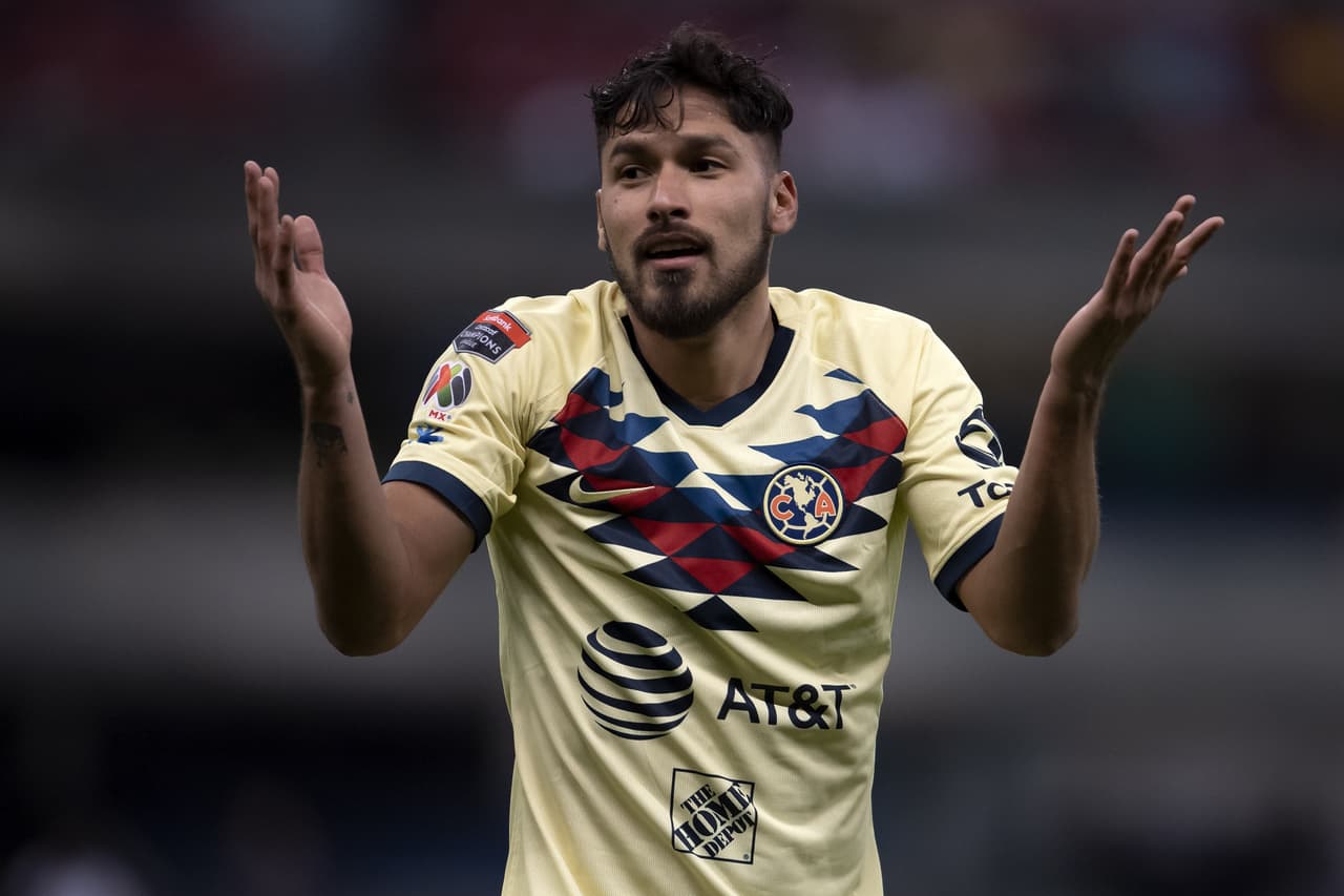 Al minuto 16, Bruno Valdez se fue expulsado producto de una fuerte entrada.