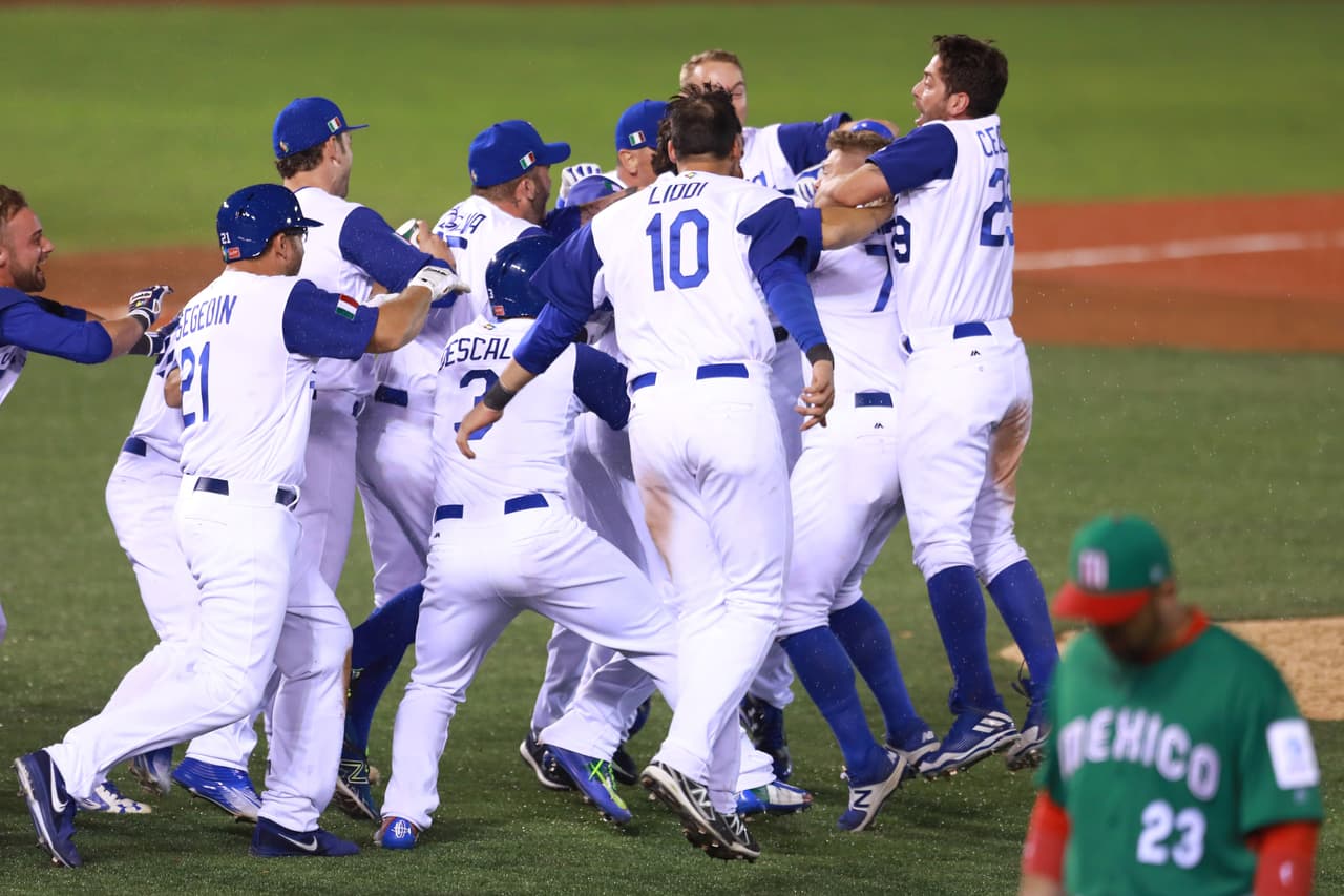 Italia celebró a costa de México un triunfo 10-9 con cinco anotaciones en la última entrada en el partido del grupo D en el Clásicio Mundial de Béisbol.