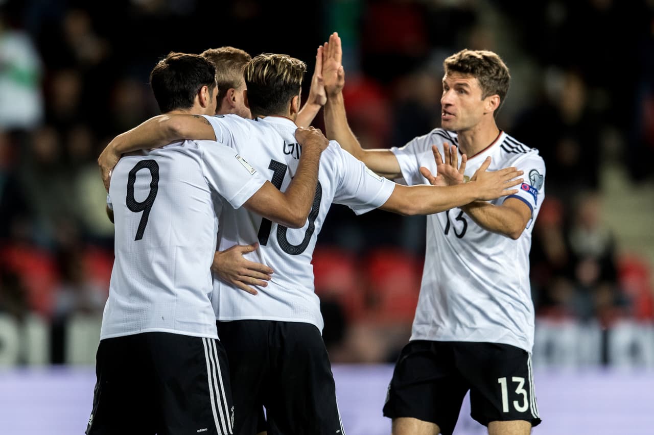 2. Alemania (UEFA) - 16 clasificaciones a la Copa del Mundo desde 1954 a 2014.