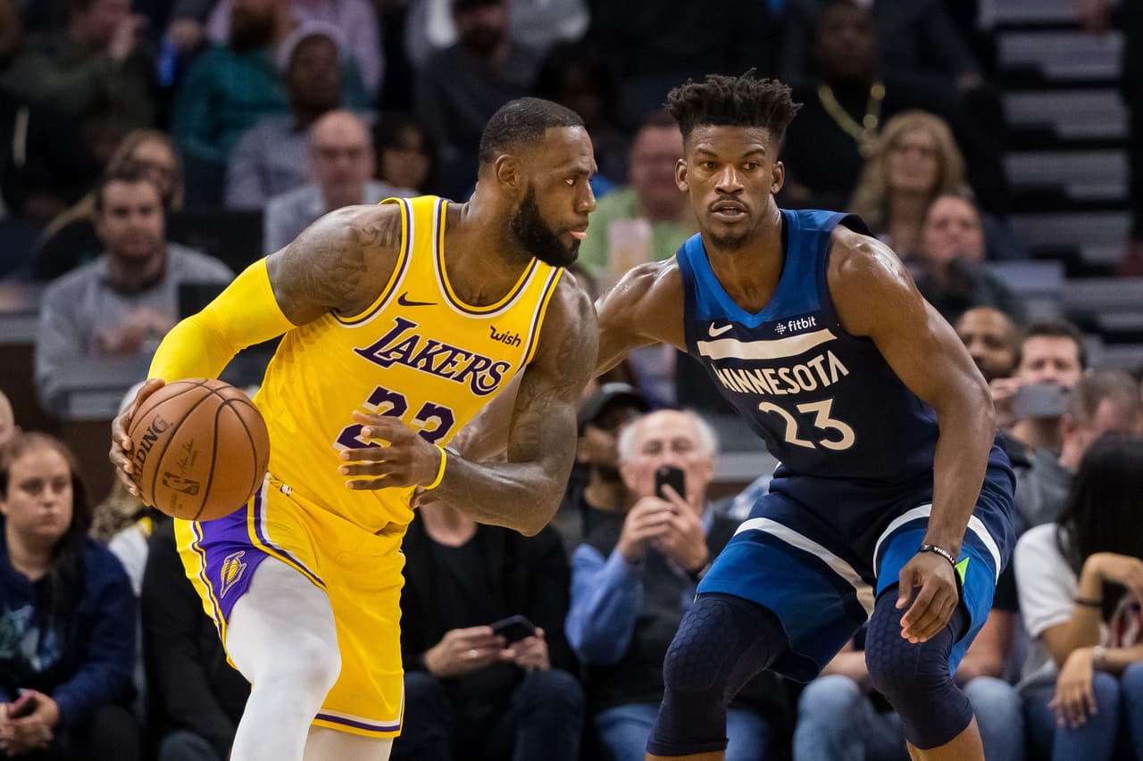 <b>LA Lakers 120-124 Minnesota.</b> Una gran noche de Jimmy Butler, de 32 puntos, guió a los Timberwolves (3-4) a la victoria ante los Lakers (2-5) a pesar de los 29 puntos y 10 rebotes de LeBron James.