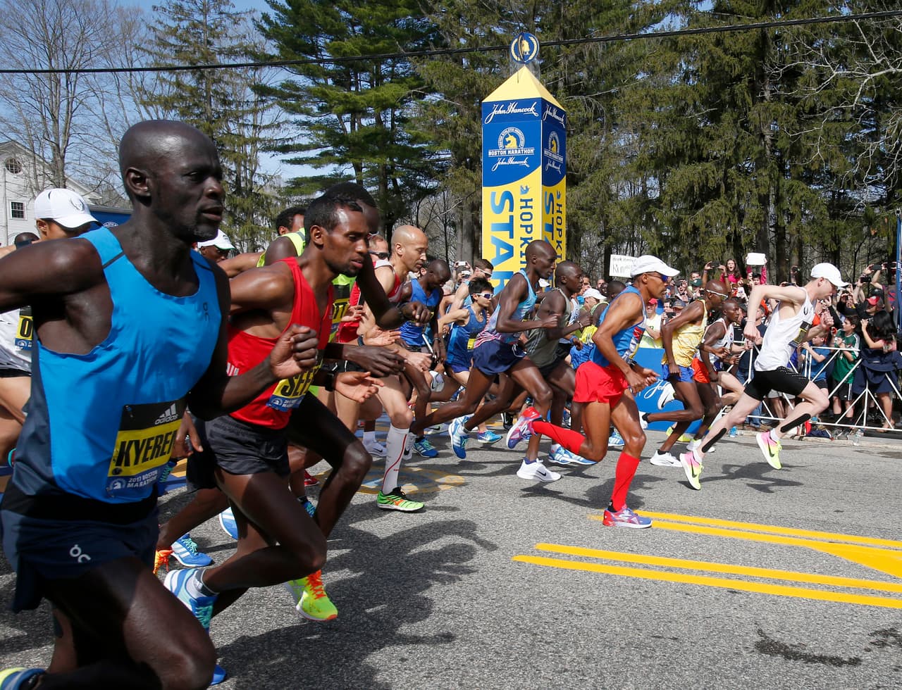 La carrera comenzó en medio de un clima soleado y agradable y con el colorido de una fiesta lejos de los temores infundidos en el pasado.