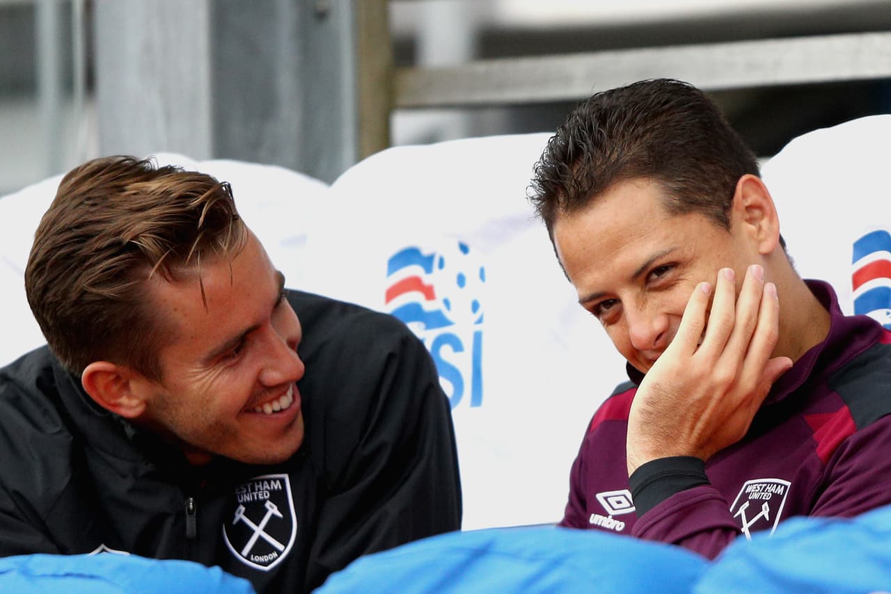 En la escuadra entonces dirigida por el croata Slaven Bilic, Hernández debía ganarse otra vez la titularidad.