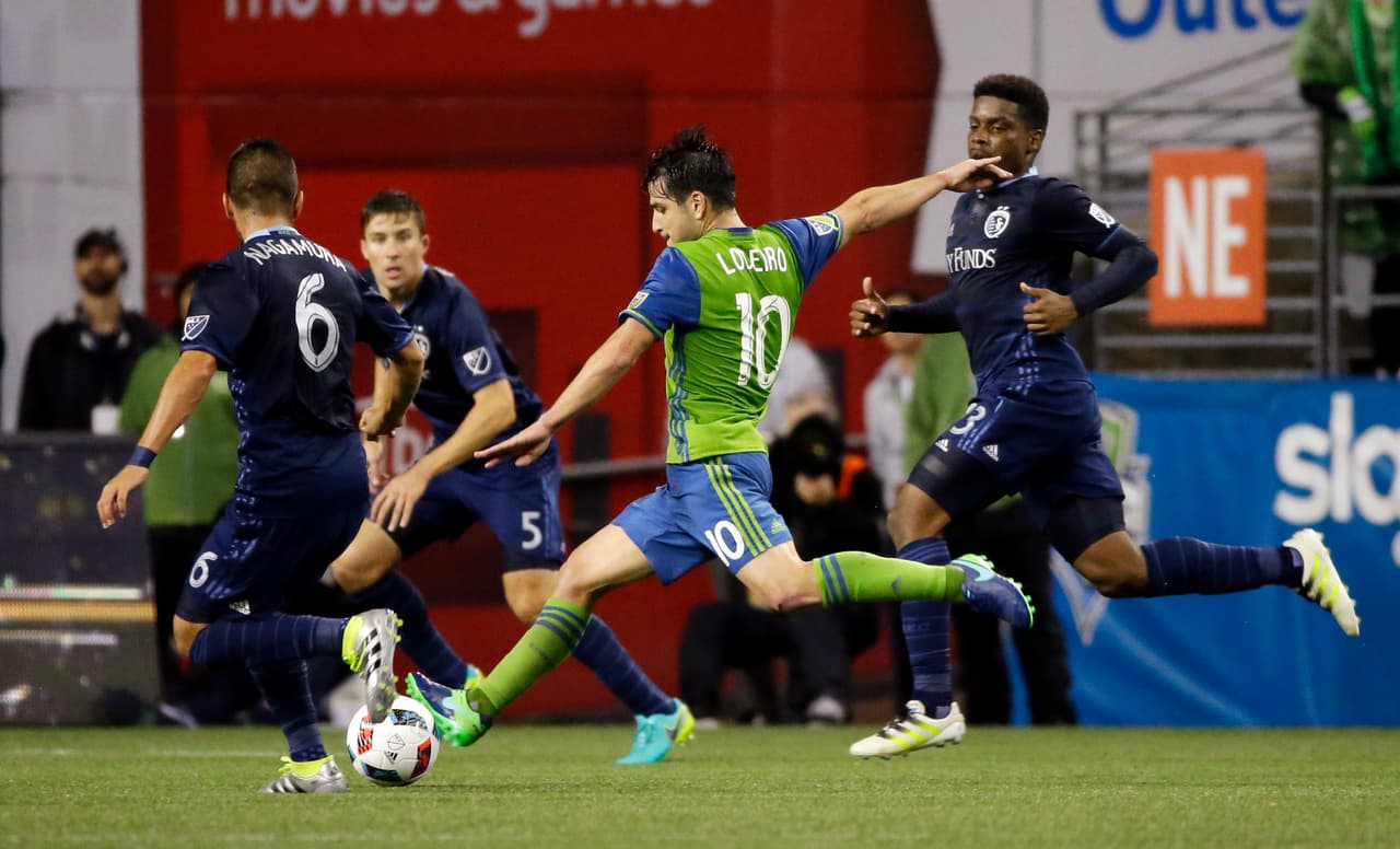 Los locales tuvieron la iniciativa, frente a un equipo de Kansas que supo sostenerse en su partido de visitante.