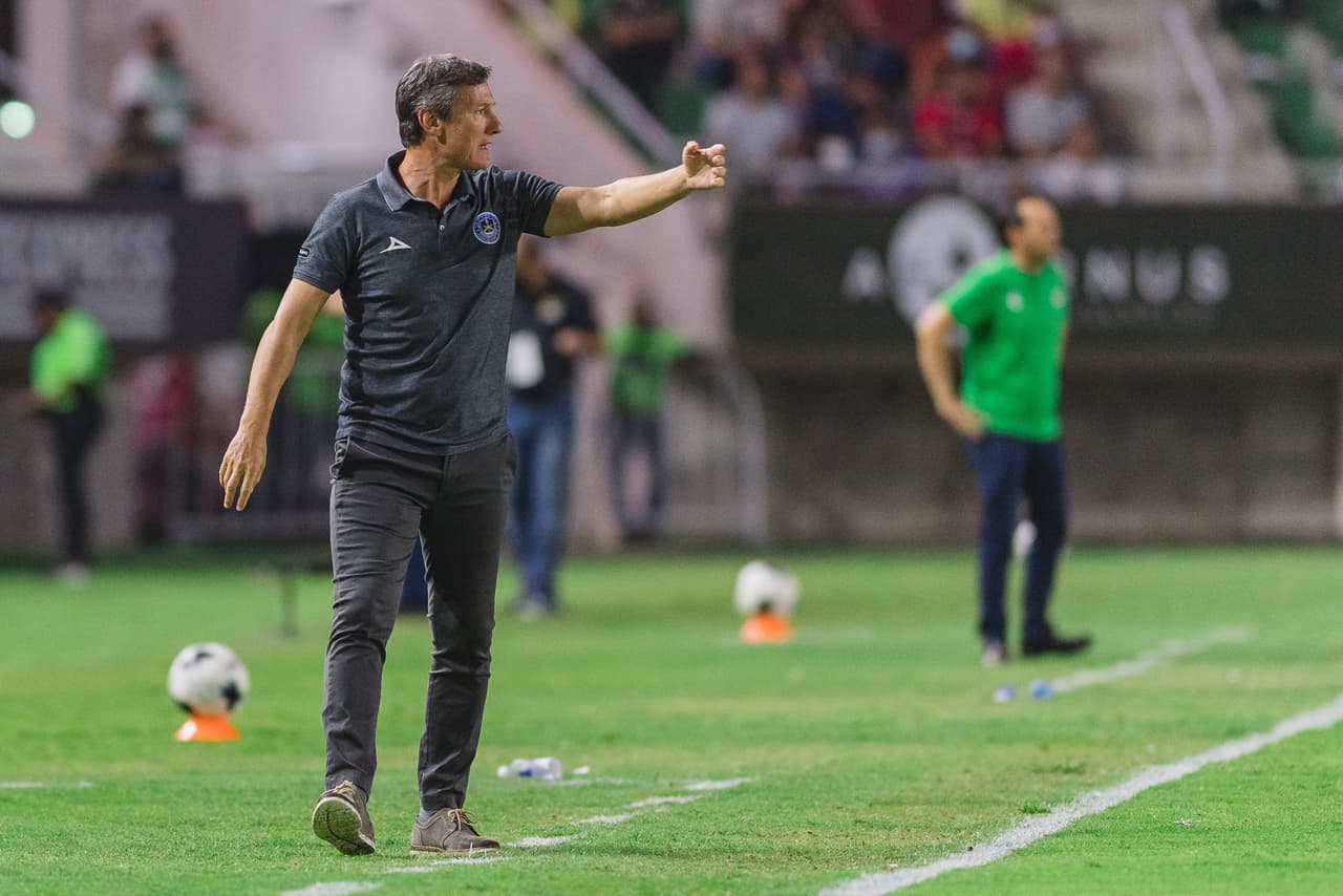 Gabriel Caballero head coach of Mazatlan during the game Mazatlan FC vs Santos, corresponding to day 15 of the Torneo Clausura Grita Mexico C22 of Liga BBVA MX, at El Kraken Stadium, on April 19, 2022.
<br>
<br> Gabriel Caballero Director Tecnico de Mazatlan durante el partido Mazatlan FC vs Santos, correspondiente a la jornada 15 del Torneo Clausura Grita Mexico C22 de la Liga BBVA MX, en el Estadio El Kraken, el 19 de Abril de 2022.
