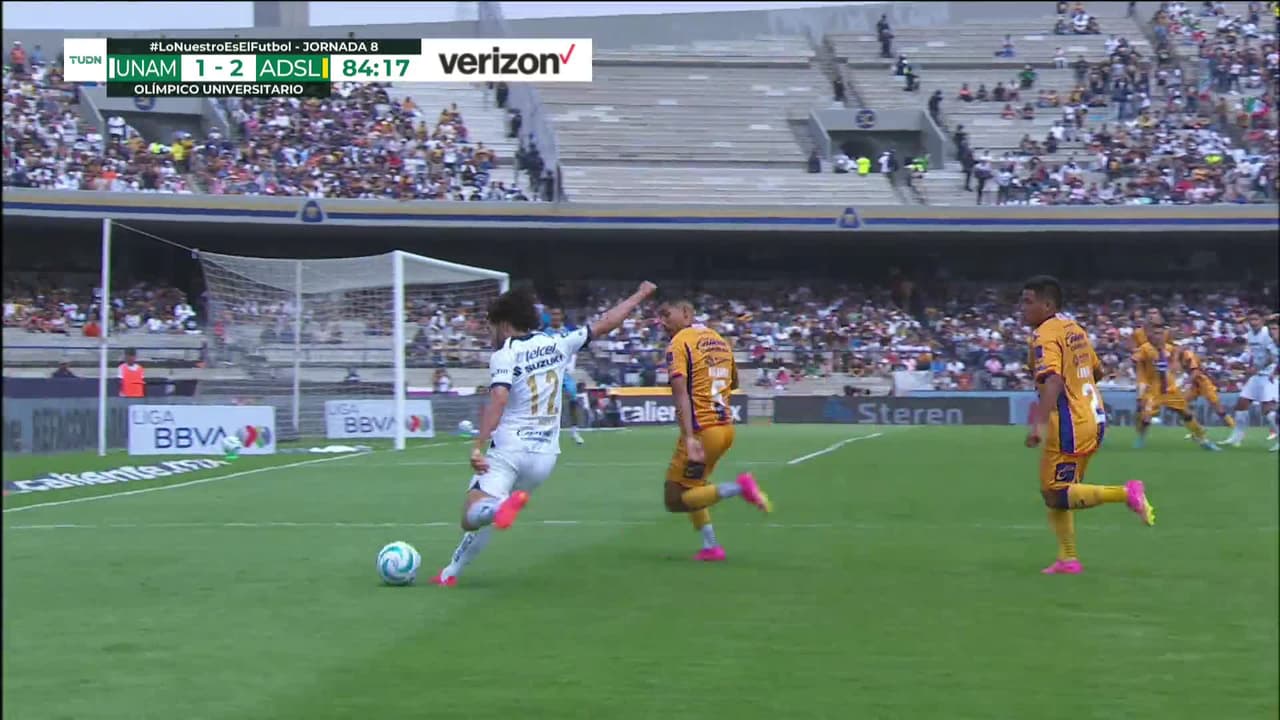 ¡TIRO ATAJADO! disparo por Gabriel Fernández.