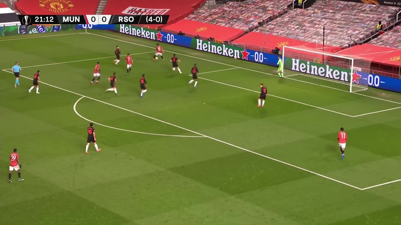 ¡TIRO ATAJADO! disparo por Anthony Martial.