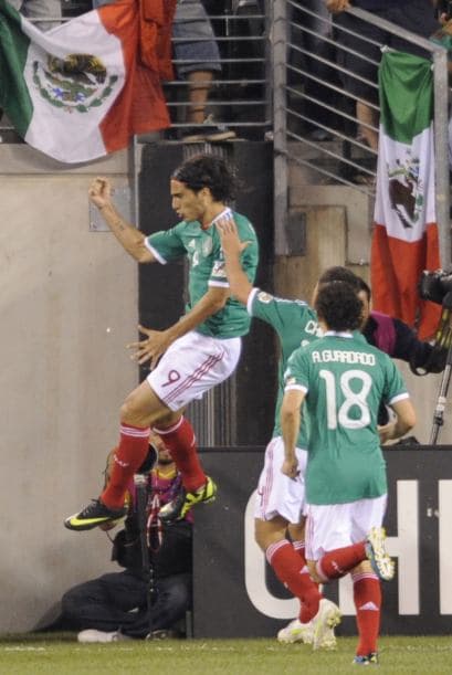 Aldo De Nigris por tercer partido entró de cambio y antes de que pasaran cinco minutos anotó su gol.