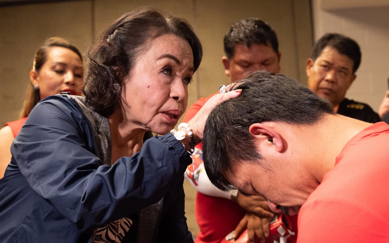 A sus 40 años, Pacquiao calló bocas con un tremendo despliegue de fortaleza y rapidez. Thurman cayó en el primer round y entregó su cetro wélter AMB al filipino.