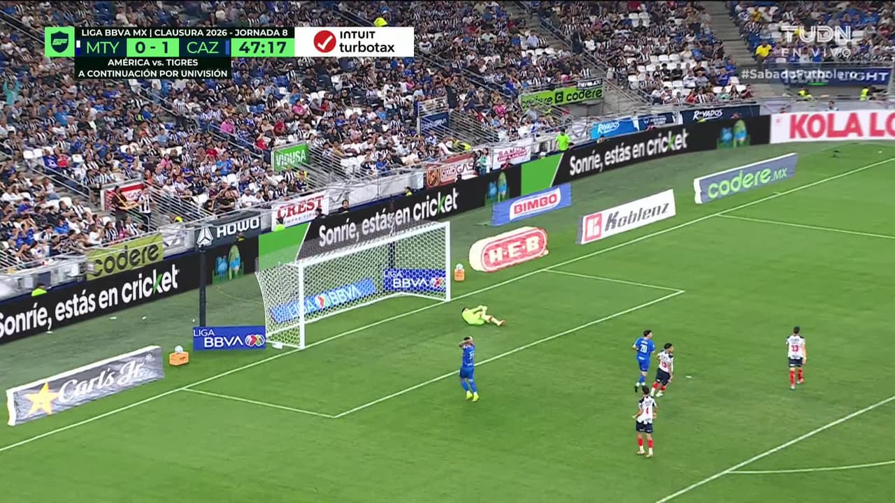 ¡CERCA! Agustín Palavecino disparó que se estrella en el poste.