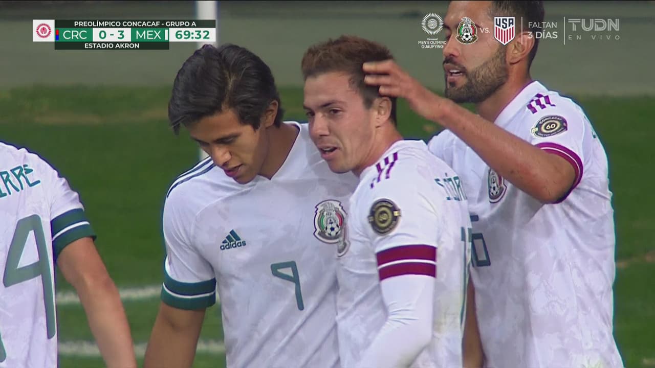 ¡Ah, qué gran definición! Charly asiste de pecho y Córdova marca el 3-0