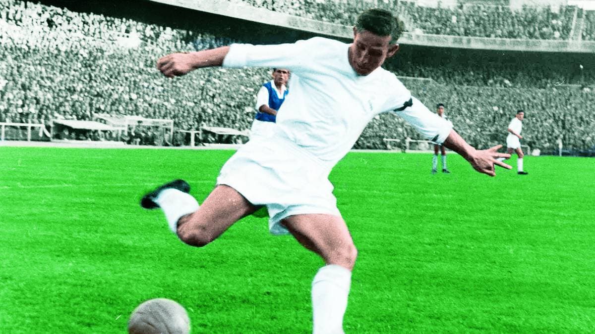 Raymond Kopa fue el primer gran '7' del Real Madrid. Llegó en 1956 y ganó 3 Champions junto a Di Stéfano.