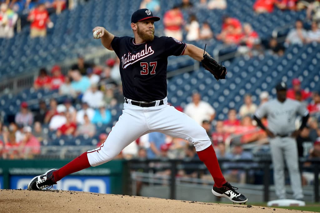 Pero el lanzador se quedó el tiempo suficiente para completar cinco episodios y darle tiempo a la ofensiva de Washington a fin de resolver ante su excompañero y abridor de los White Sox, el dominicano Reynaldo López.