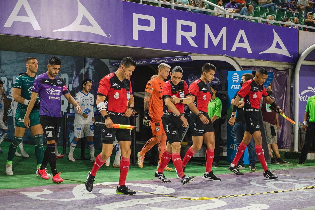 Ambos equipos sabían que un triunfo era vital en busca de meterse a la repesca.