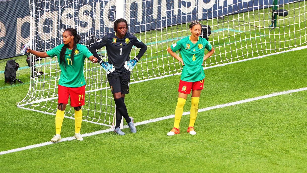 Inglaterra sonríe: Camerún, investigadas por anti-fair play en Mundial Femenino