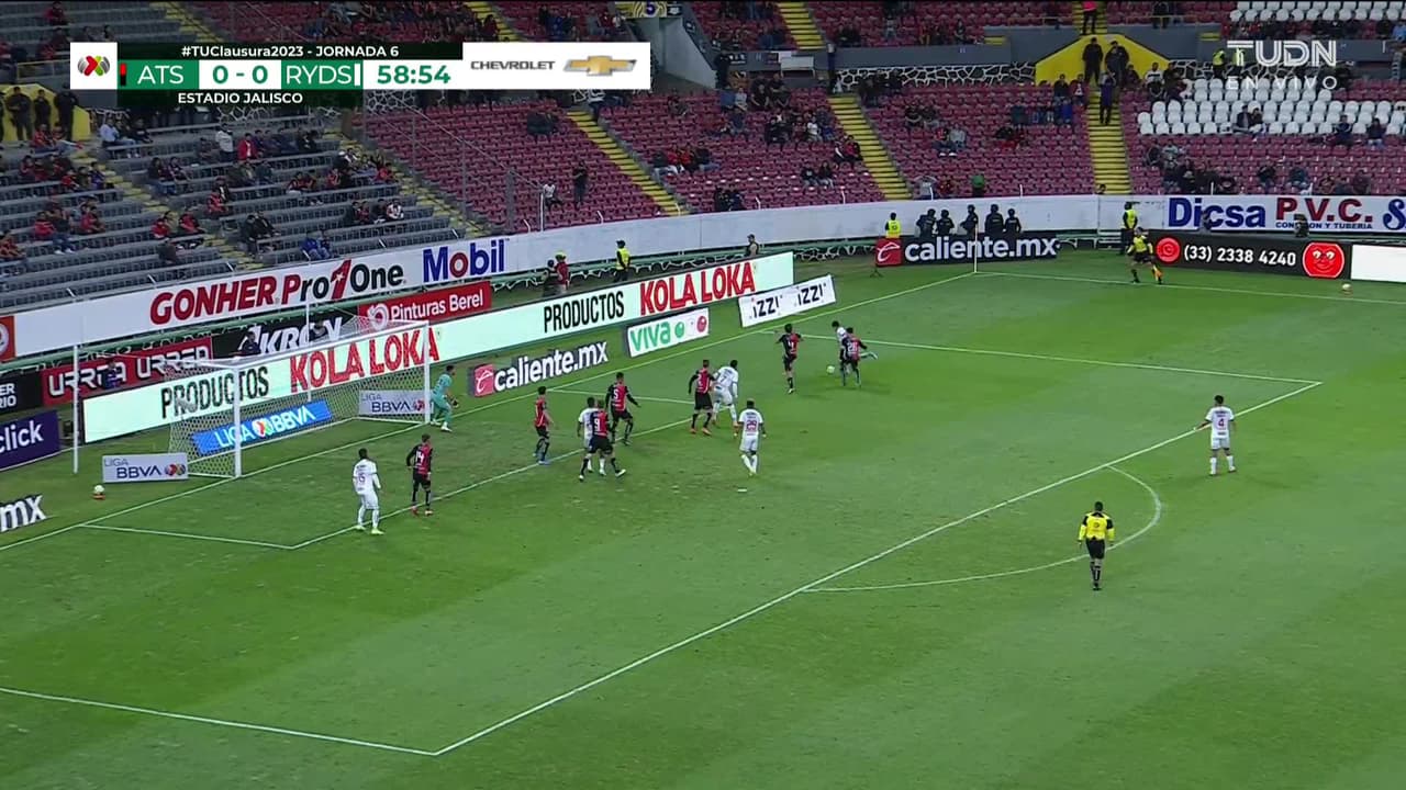 ¡GOOOL! Rogelio Funes Mori anota para Monterrey.