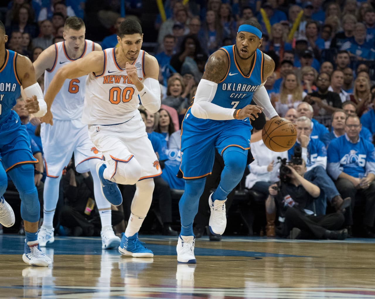 Te traemos las imágenes del primer partido de Carmelo Anthony junto a Russell Westbrook y Paul George contra su antiguo equipo, los Knicks de Porzingis.